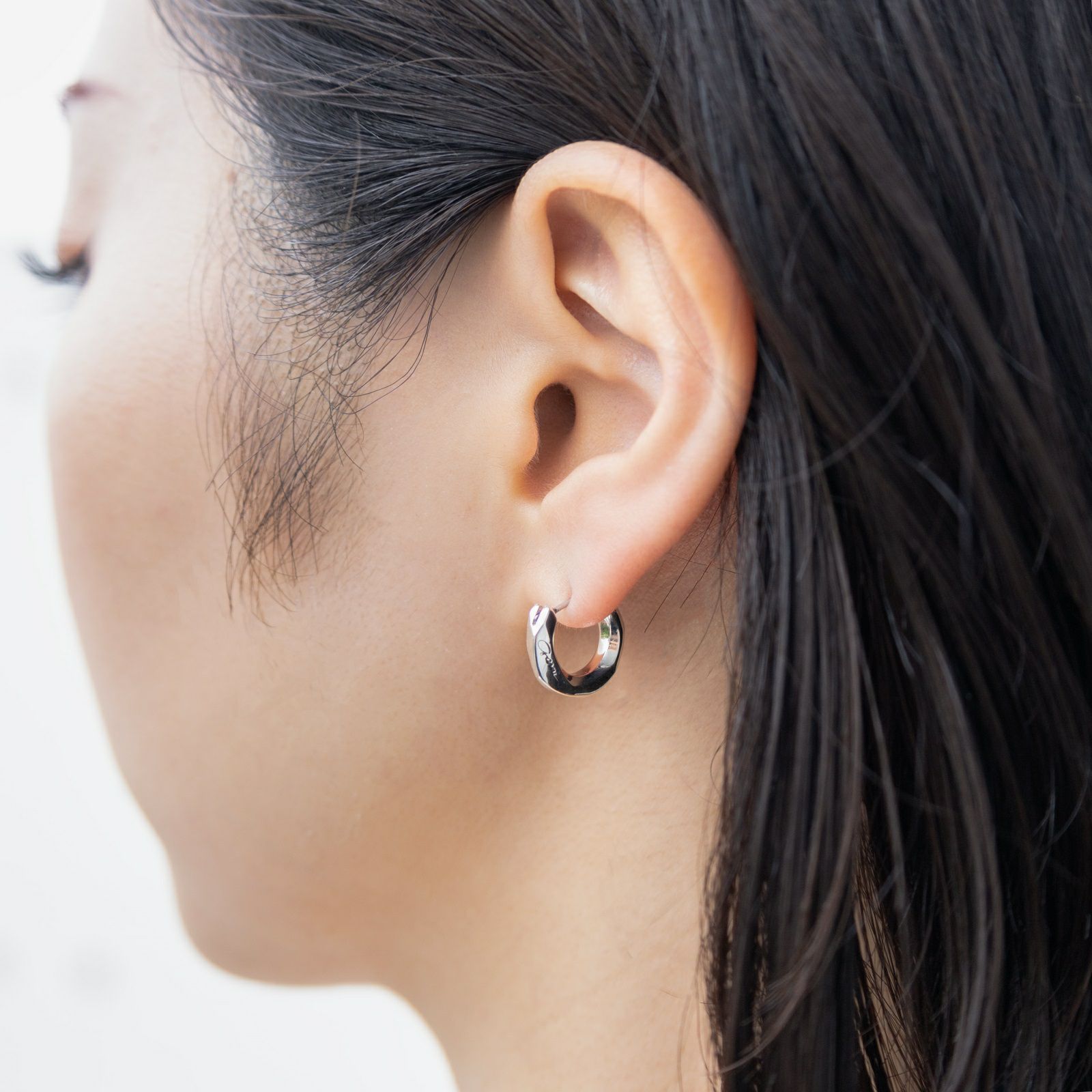 新素材新作 美品✨ガルニ GARNI イヤリング シルバー ロゴ刻印 左耳用 