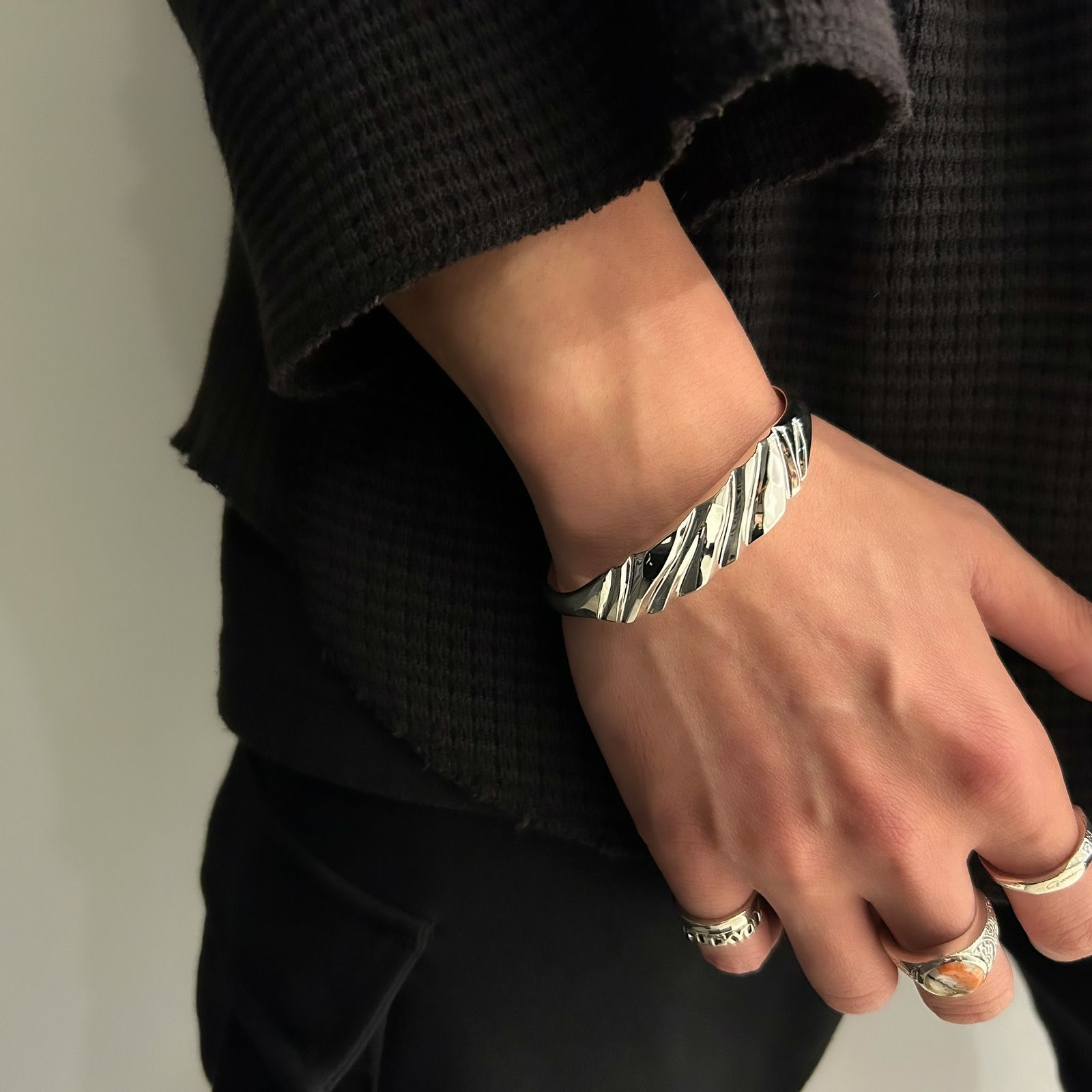 Force Bangle | GARNI ONLINE STORE