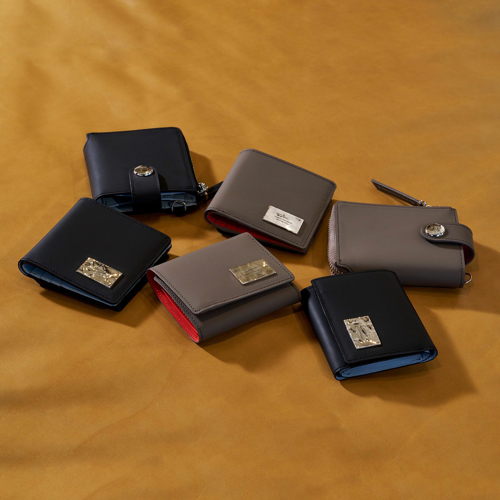 Rubber Mini Fold Wallet - BLACK | GARNI ONLINE STORE
