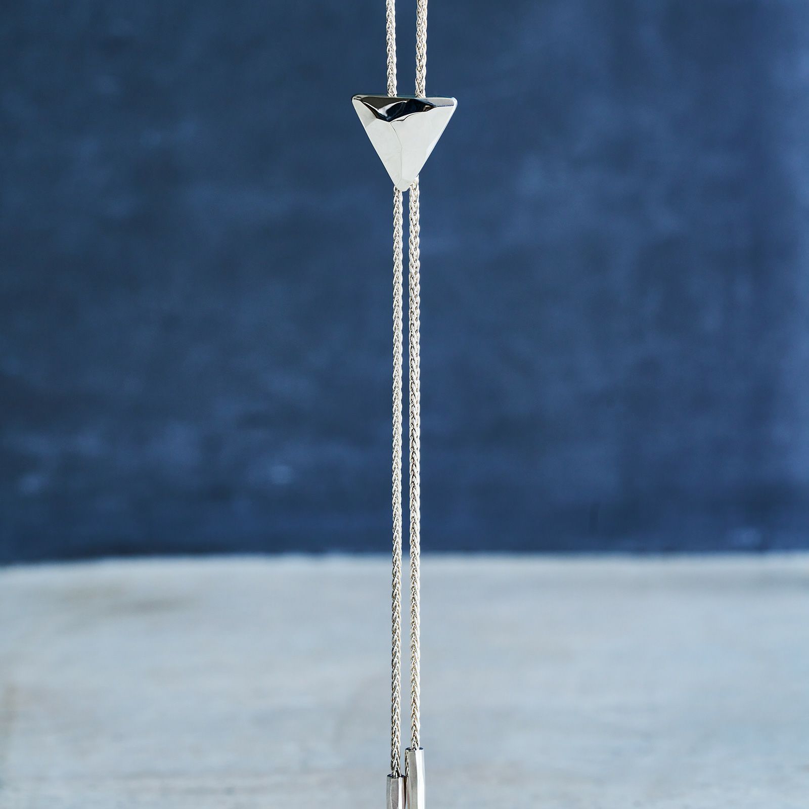 Triangle Tie Necklace | GARNI ONLINE STORE