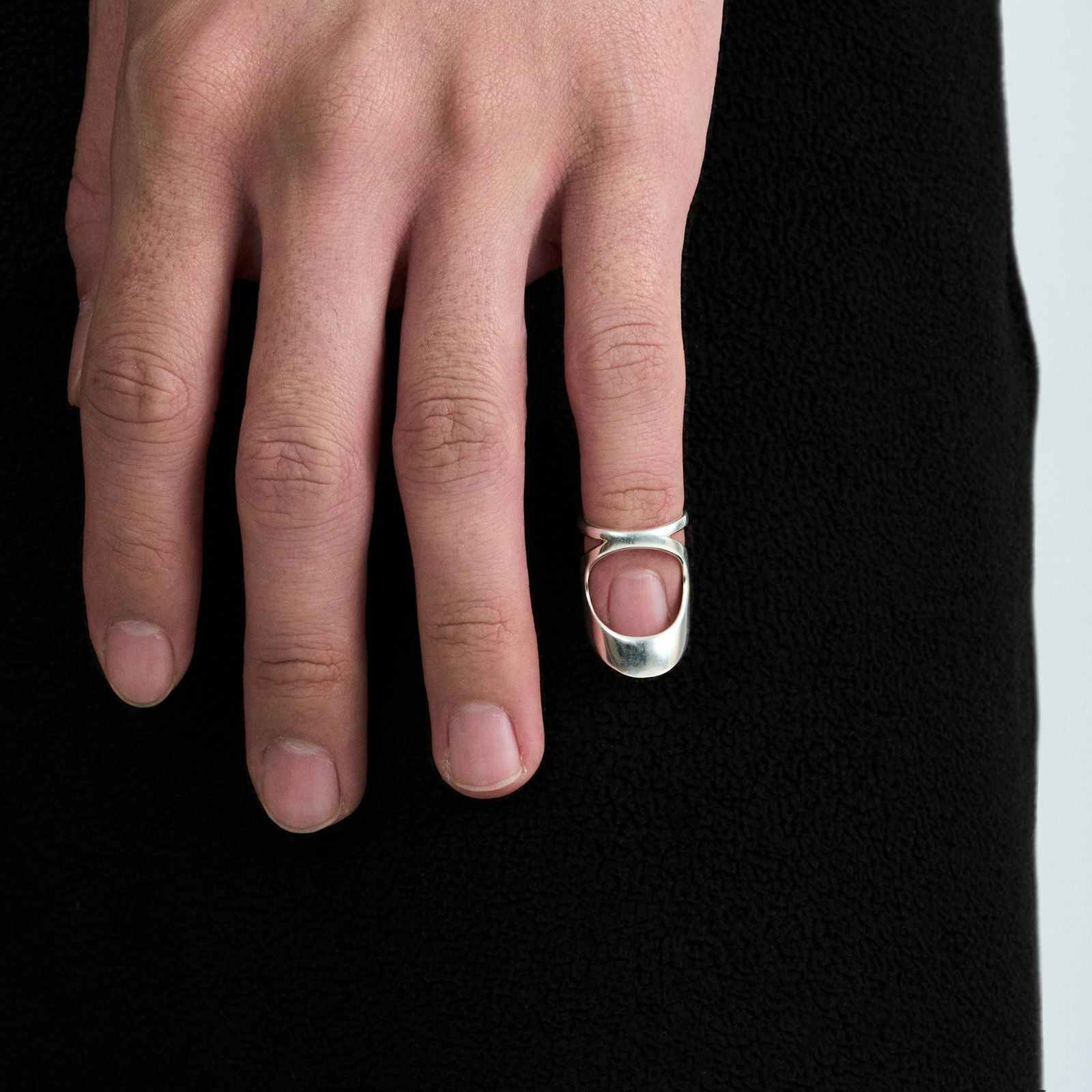 Fingertip Ring | GARNI ONLINE STORE